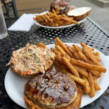 Tim Hortons Breakfast Hours & Menu with Prices for 2026